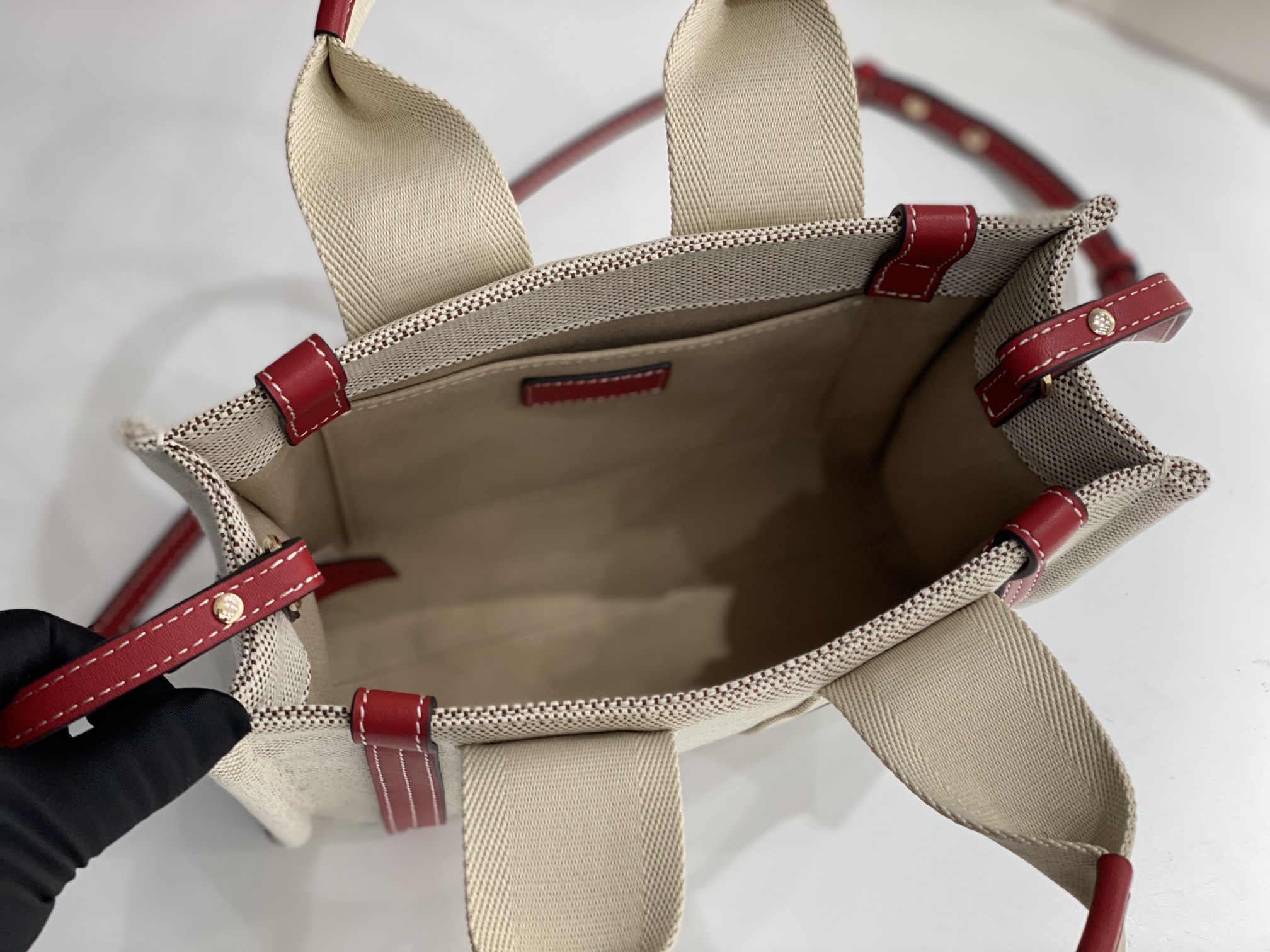 Chloe Small Woody Tote Bag In Linen